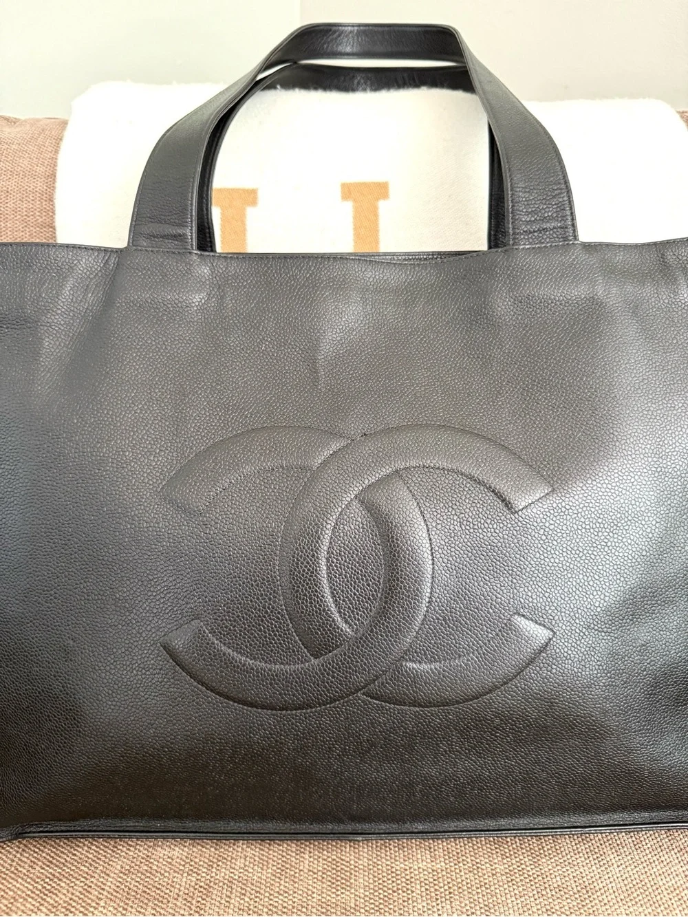 CHANEL authentic black caviar leather large tote bag gold CC